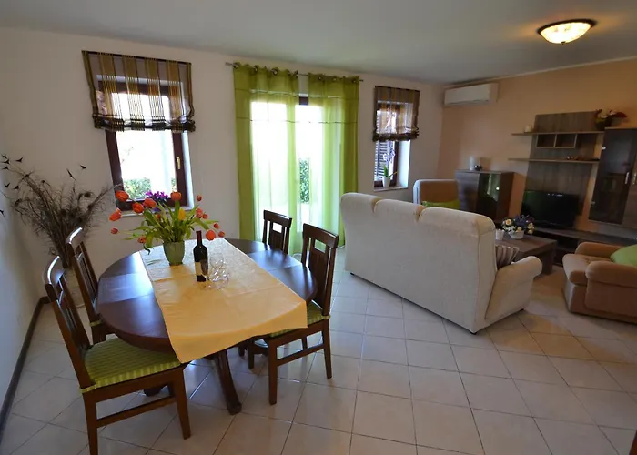 Oliva, Apartman Poreč