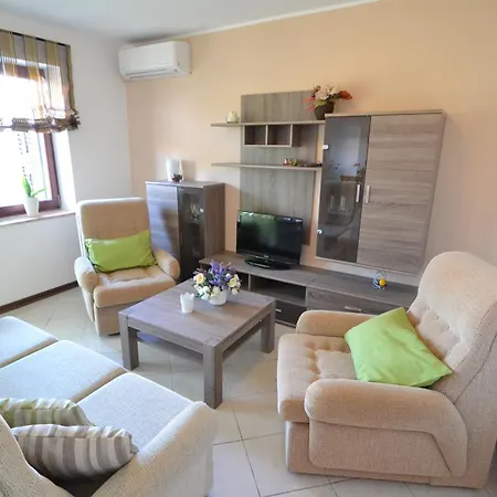 Oliva, Apartment *