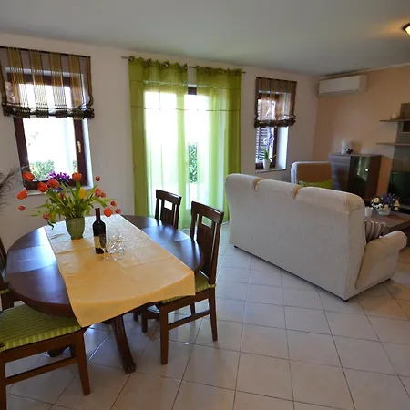Oliva, Apartment Porec